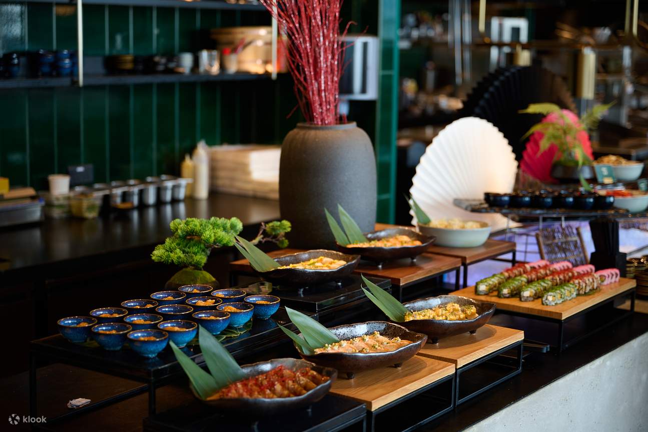 EAST Hong Kong 香港東隅｜FEAST (Food by EAST)｜Бранч «шведский стол», полу-шведский стол на обед, ужин «шведский стол»